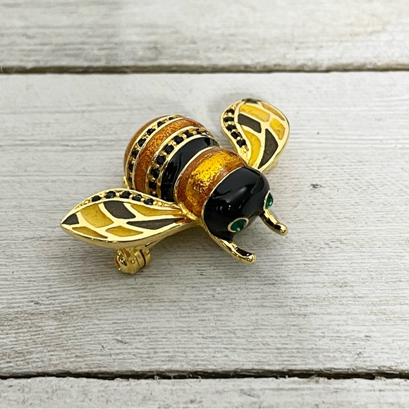 JOAN RIVERS Classics Collection Crystal & Enamel Bumble Bee Brooch Lapel Pin - Picture 2 of 11